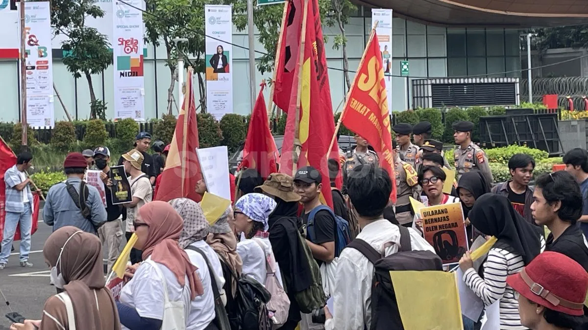 demo karhutla Patung Kuda