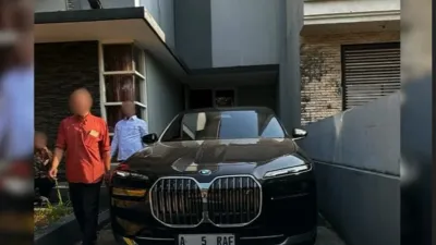 KPK Sita BMW dari Rumah Suami Fadia Arafiq di Kasus TPPU